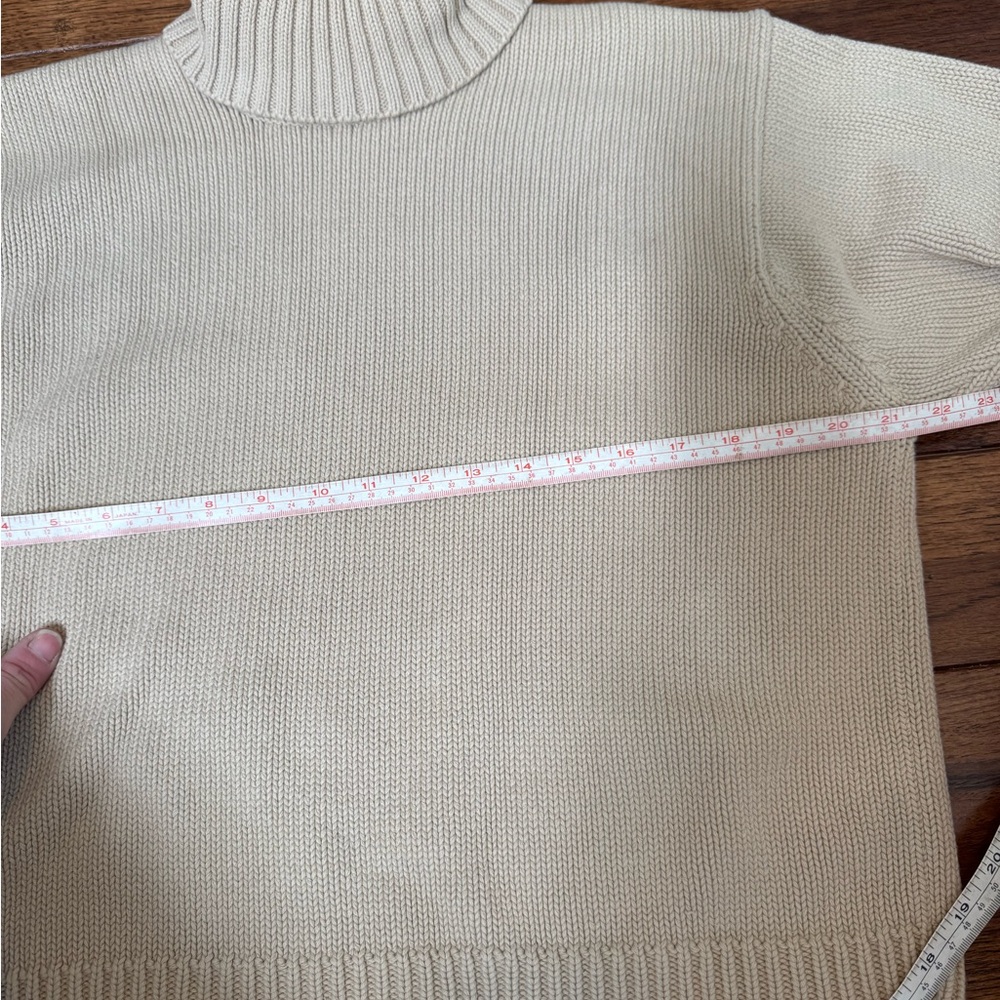 Cozy Cream Turtleneck Vintage Sweater - Picture 5 of 9
